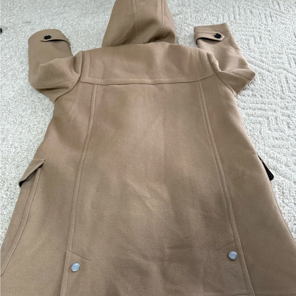 Burberry duffle coat in a beige or camel colorway with a heart-pattern EUC - Picture 9 of 13